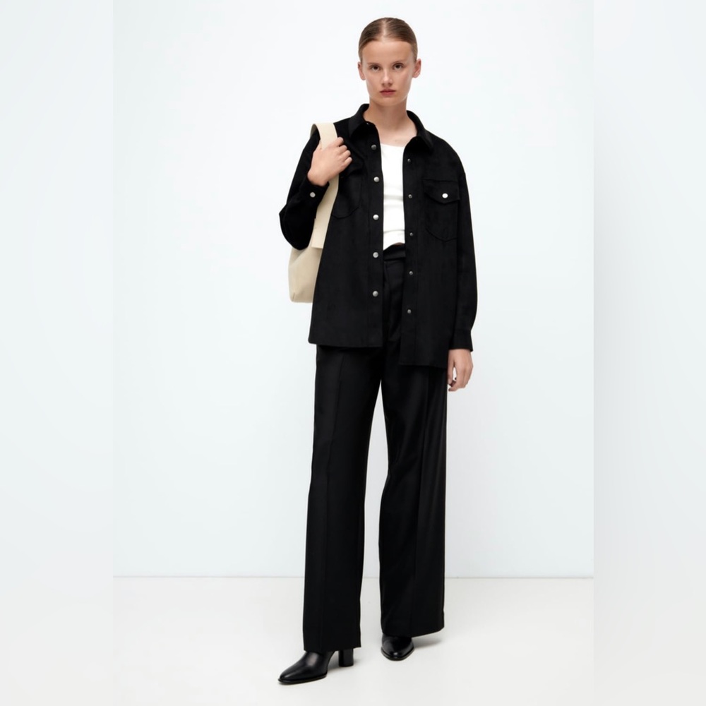FAUX SUEDE LONGLINE
OVERSHIRT
BLACK - SIZE LARGE